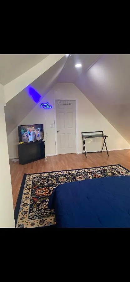 Rum i privatbostad Newly Renovated One Bedroom Shared Cheerful Home In The Heart Of Queens New York